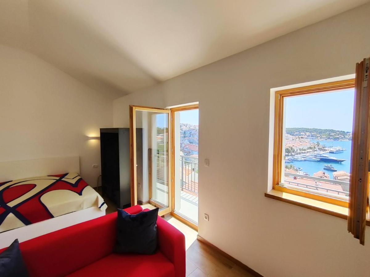 Brand New Apt W Balcony & Perfect Seaview At Center Hvar Town Buitenkant foto