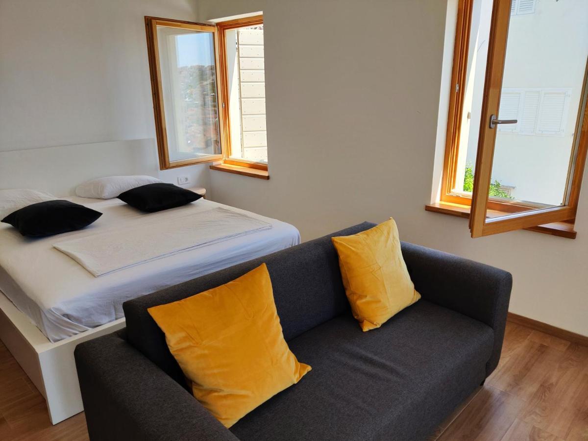 Brand New Apt W Balcony & Perfect Seaview At Center Hvar Town Buitenkant foto