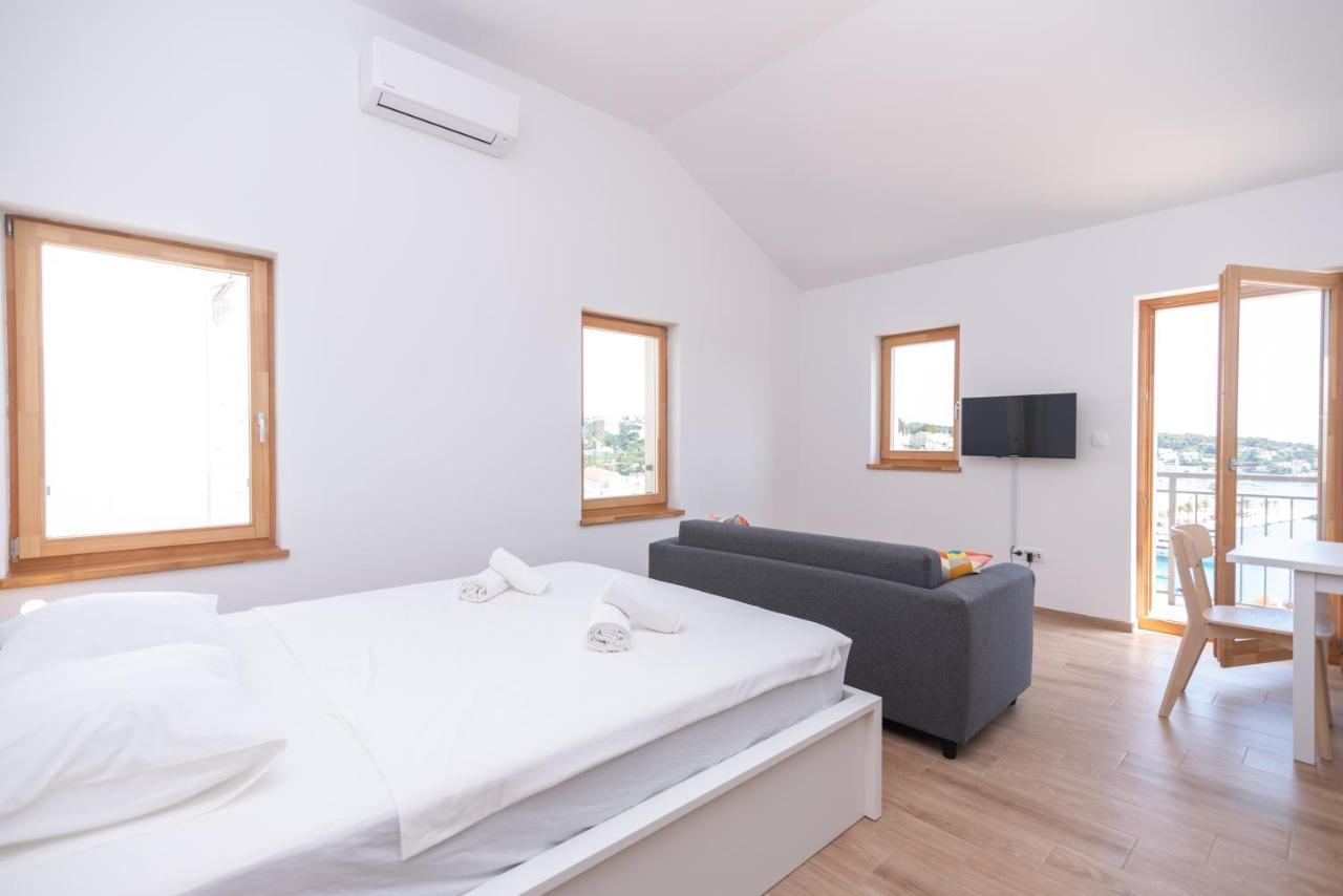 Brand New Apt W Balcony & Perfect Seaview At Center Hvar Town Buitenkant foto