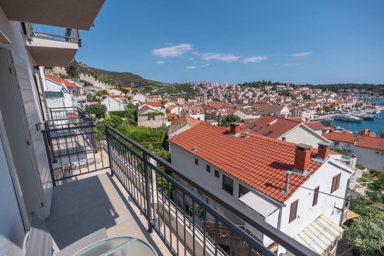 Brand New Apt W Balcony & Perfect Seaview At Center Hvar Town Buitenkant foto