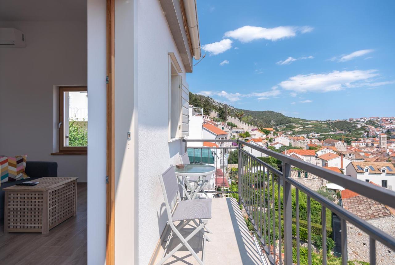 Brand New Apt W Balcony & Perfect Seaview At Center Hvar Town Buitenkant foto