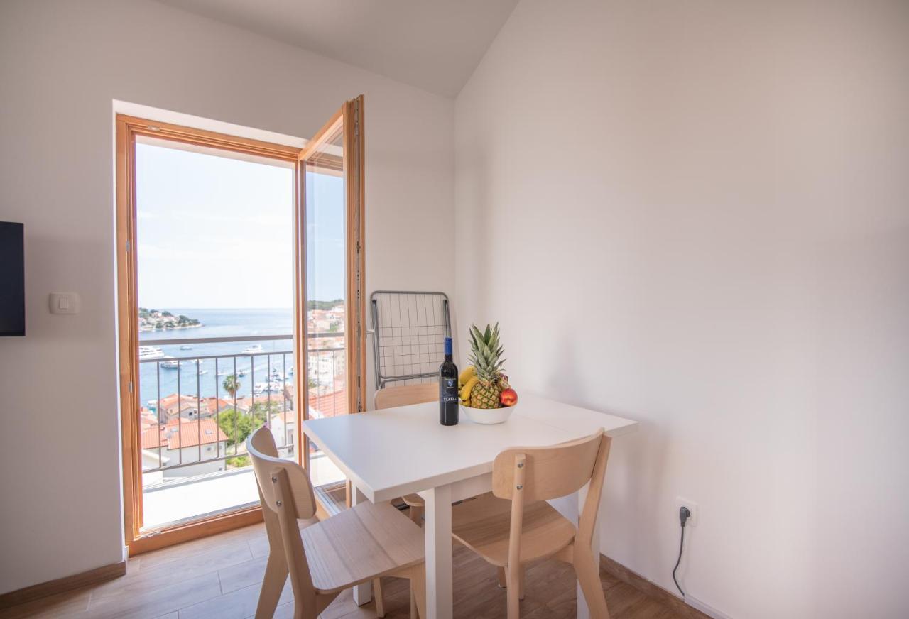Brand New Apt W Balcony & Perfect Seaview At Center Hvar Town Buitenkant foto