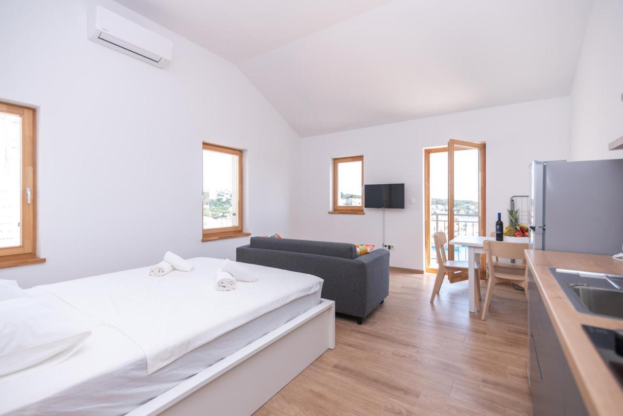 Brand New Apt W Balcony & Perfect Seaview At Center Hvar Town Buitenkant foto