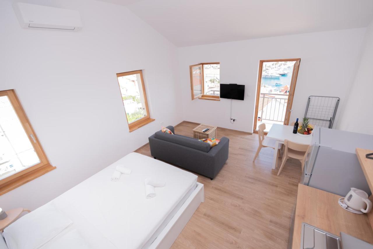 Brand New Apt W Balcony & Perfect Seaview At Center Hvar Town Buitenkant foto
