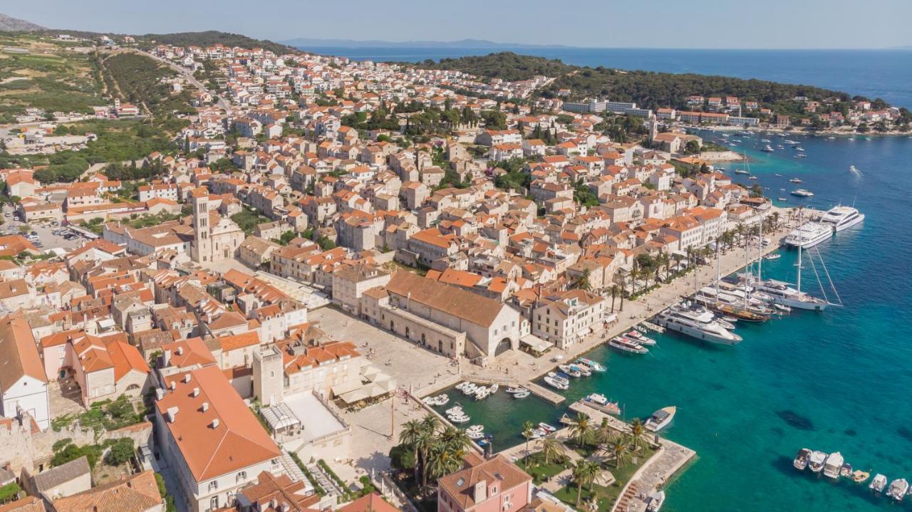 Brand New Apt W Balcony & Perfect Seaview At Center Hvar Town Buitenkant foto