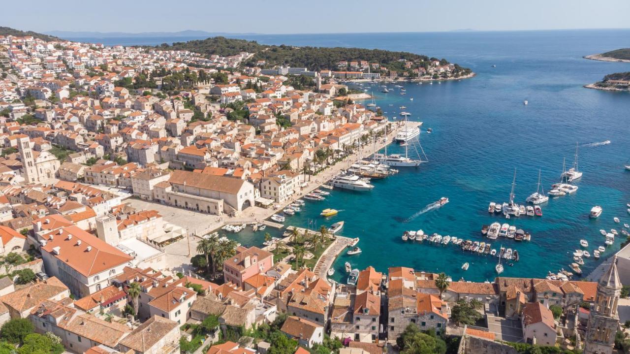 Brand New Apt W Balcony & Perfect Seaview At Center Hvar Town Buitenkant foto